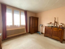 Maison de ville 108m², avec courette et dépendances 49 500 €