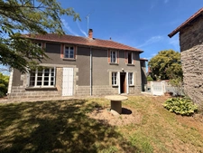 Maison en pierre de 126m², 4 chambres, avec grange 65 000 €