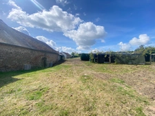 EN EXCLUSIVITE ! Corps de ferme avec maison d'habitation de 89m² sur terrain de 2hectares 2188m² 125 000 €