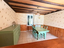 Maison en pierre 105m², 3 chambres sur 1 hectare de terrain + 3ha de terrain indépendants supplémentaires 78 000 €