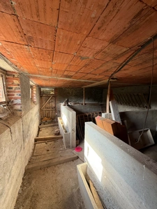 Gite/Maison en pierre, 164m², avec dépendances sur 945m² de terrain 127 000 €