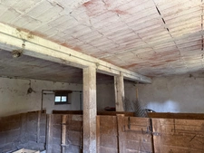 Maison en pierre de 151m2, mitoyenne, 4 chambres avec dépendance, terrain 1524m² 68 000 €