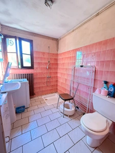 EN EXCLUSIVITE ! Propriété avec maison d'habitation 87m², dépendances sur 13 600m² de terrain 148 000 €