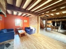 BELLE OPPORTUNITE ! Maison en pierre de 165m², pleine de charme, 4 chambres, Cour intérieure de 379m² 93 000 €