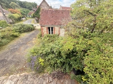 Maison de caractère en pierre, 134m², 4 chambres, Terrain de 2 668 m², proche des Trois Lacs 129 900 €