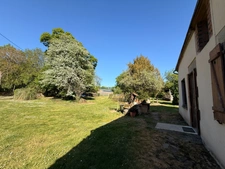 EN EXCLUSIVITE ! Propriété avec maison d'habitation 87m², dépendances sur 13 600m² de terrain 148 000 €