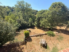 EN EXCLUSIVITE ! Authentique bâtisse en pierre 93m², sur près d'un hectare de terrain bordé par la rivière 79 900 €