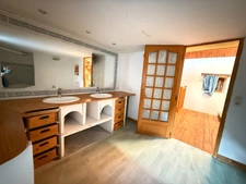 BELLE OPPORTUNITE ! Maison en pierre de 165m², pleine de charme, 4 chambres, Cour intérieure de 379m² 93 000 €