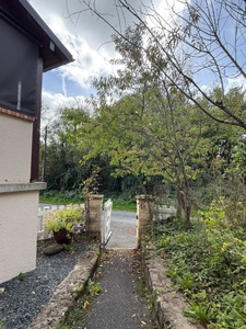 Pavillon sur sous sol, 118m², 3 chambres avec véranda sur 2721m² de terrain 128 000 €