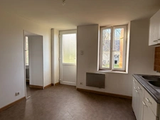 EN EXCLUSIVITE Maison en pierre de 113m² avec grange sur 2,4ha de terrain 128 000 €