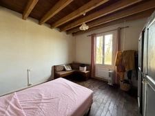 EN EXCLUSIVITE ! Maison de village, 110m², 4 pièces, avec dépendances sur terrain de 8783 m² 76 000 €