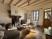EN EXCLUSIVITE ! Maison de village, 110m², 4 pièces, avec dépendances sur terrain de 8783 m² 76 000 €