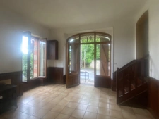 Maison en pierre, 95 m², avec cave et dépendances sur 636 m² de terrain 75 000 €