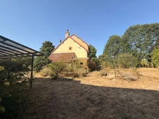 Propriété de caractère 284m² habitable, 5 chambres, annexe + grange sur terrain de 6885m² 197 000 €