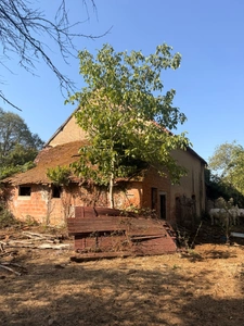 EN EXCLUSIVITE ! Ancienne petite ferme à restaurer 66m² avec dépandances terrain 2238m² 24500€