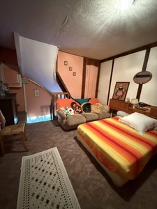 Maison en pierre de 151m2, mitoyenne, 4 chambres avec dépendance, terrain 1524m² 68 000 €