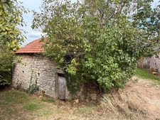 EN EXCLUSIVITE ! Propriété 2 maisons + dépendances sur 4700 m2 de terrain (ou 1ha8 si nécessaire) 88 000 €