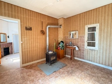EN EXCLUSIVITE ! Maison en pierre de 136m², 2 garages sur terrain de 950m² 71 500 €