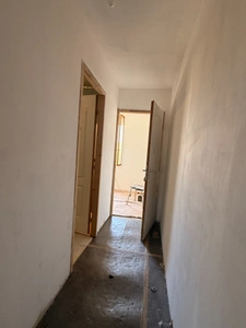 Ancienne grange à finir de restaurer 140m², 4 chambres, sur 1,2 hectares de terrain, 79 000 €