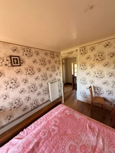 Maison en pierre de 126m², 4 chambres, avec grange 65 000 €