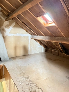 Pavillon élevé sur sous sol, 79m², 3 chambres sur 626m² de terrain 54 000 €