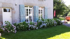 Maison de caractère en pierre, 121 m², 5 chambres avec belles dépendances sur 6 688 m² de terrain 148 500 €