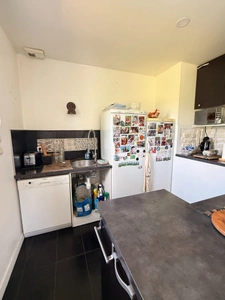 Pavillon de 68m² 2 chambres avec vue exceptionnelle sur vallée et chateau de Puyguillon 2998m² de terrain 117 500€
