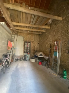 Maison en pierre entièrement rénovée, 95m², avec dépendances, terrain de 1154m² 148 000 €