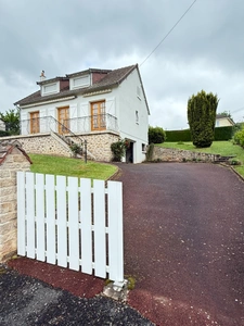 Pavillon surélevé sur sous sol, 96m², 3 chambres, sur terrain de 505m2, 97 900 €