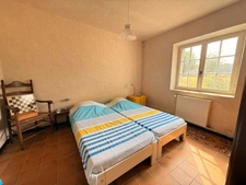 Maison de caractère en pierre, 121 m², 5 chambres avec belles dépendances sur 6 688 m² de terrain 148 500 €