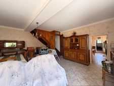 Maison en pierre de 126m², 4 chambres, avec grange 65 000 €