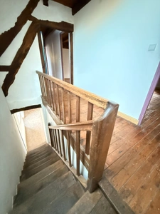 EN EXCLUSIVITE Maison en pierre de 113m² avec grange sur 2,4ha de terrain 128 000 €