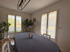 Pavillon sur sous sol de 170m², 5 chambres, piscine sur terrain de 2000m² 197 000 €
