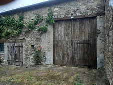 Maison de caractère en pierre, 121 m², 5 chambres avec belles dépendances sur 6 688 m² de terrain 148 500 €