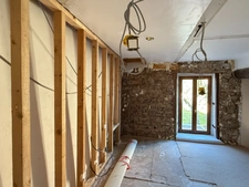 EN EXCLUSIVITE ! Maison en pierre, 88m², 2 chambres, sur 975m² de terrain 84 990 €