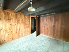 EN EXCLUSIVITE ! Maison en pierre 57m² à restaurer avec grange et garage sur terrain 486m² 29 900 €