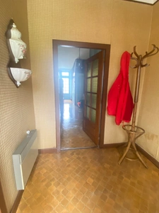 Maison de village, 103m², 3 chambres, terrasse et jardinet avec 2 garages 59 900 €