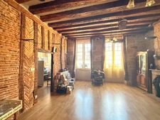 OPPORTUNITE ! Restaurant de caractère avec fonds et murs, adresse emblématique, à vendre au coeur de Guéret 415 000 €