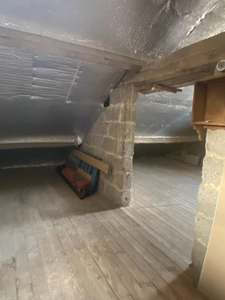 Maison en pierre, 95 m², avec cave et dépendances sur 636 m² de terrain 75 000 €