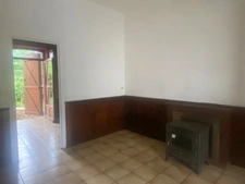 Maison en pierre, 95 m², avec cave et dépendances sur 636 m² de terrain 75 000 €
