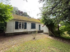 Ensemble de 2 maisons mitoyennes superficie totale de 107m², avec garage, terrain 1171m² 76 600 €