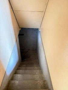 Pavillon élevé sur sous sol, 79m², 3 chambres sur 626m² de terrain 54 000 €