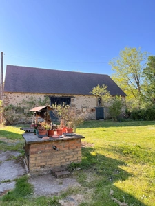 EN EXCLUSIVITE ! Propriété avec maison d'habitation 87m², dépendances sur 13 600m² de terrain 148 000 €