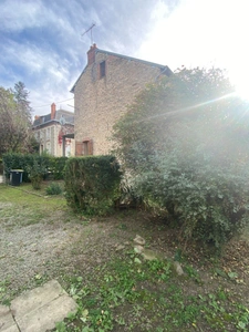 Maison en pierre, 95 m², avec cave et dépendances sur 636 m² de terrain 75 000 €