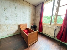 Pavillon élevé sur sous sol, 79m², 3 chambres sur 626m² de terrain 54 000 €