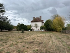 EN EXCLUSIVITE ! Manoir de 170m² avec son annexe de 50m² et ses dépendances sur terrain de 8861m² 244 000 €