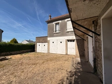 EN EXCLUSIVITE ! Maison en pierre de 136m², 2 garages sur terrain de 950m² 71 500 €
