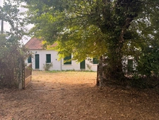 EN EXCLUSIVITE ! Charmante maison de plain pied 97m², 3 chambres, sur 1,2ha de terrain 107 000 €