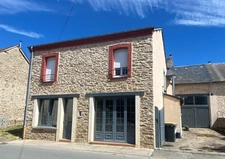 EN EXCLUSIVITE ! Maison de village, 204m2, 3 chambres, garage sur terrain de 1090m² 118 000 €