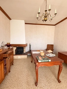 EN EXCLUSIVITE ! Maison en pierre de 136m², 2 garages sur terrain de 950m² 71 500 €